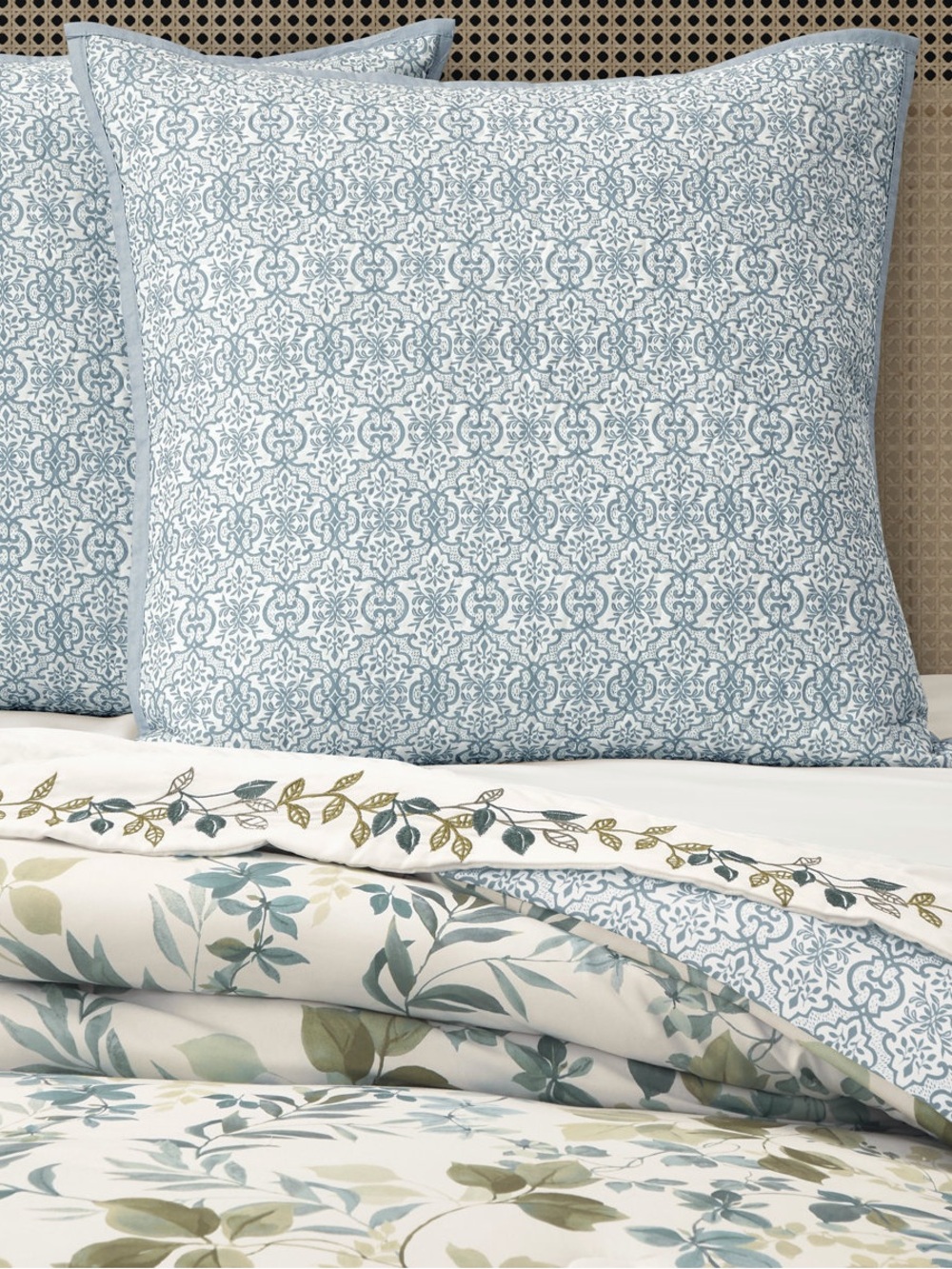 Royal Court Elwood Bedding Set, Blue NEW